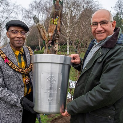 The Lord Mayor and Lord Lieutenant of Leicestershire with the Tree of Trees sapling at Abbey Park