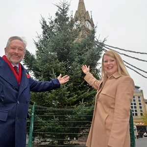 Image: City Mayor Peter Soulsby welcomes the arrival of Leicester’s giant Christmas tree with Amy Straszewskyj, Head of HR and Facilities at PPL PRS, which has sponsored Leicester’s tree this year.