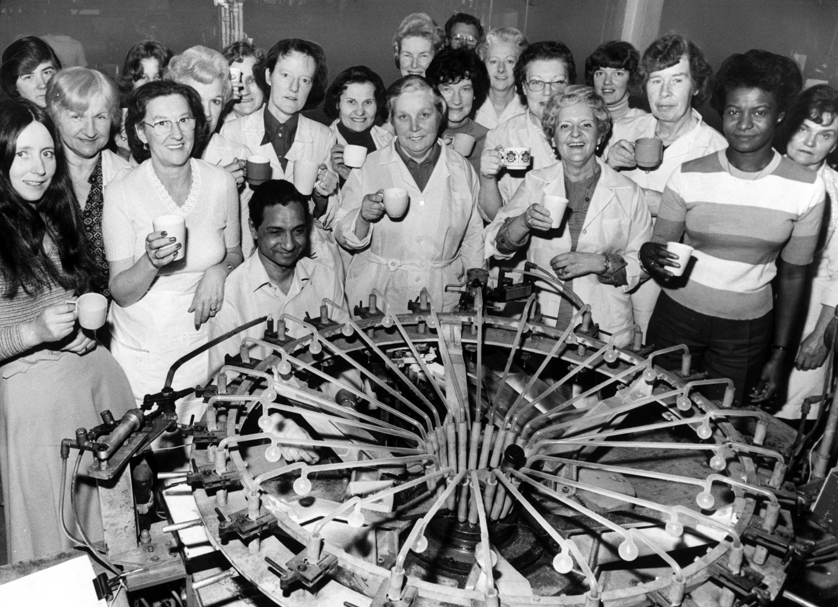 Workers at Thorn Lighting, 1979: credit Leicester Mercury