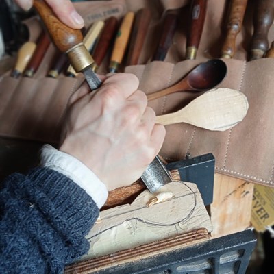 Wood carving a spoon using traditional methods