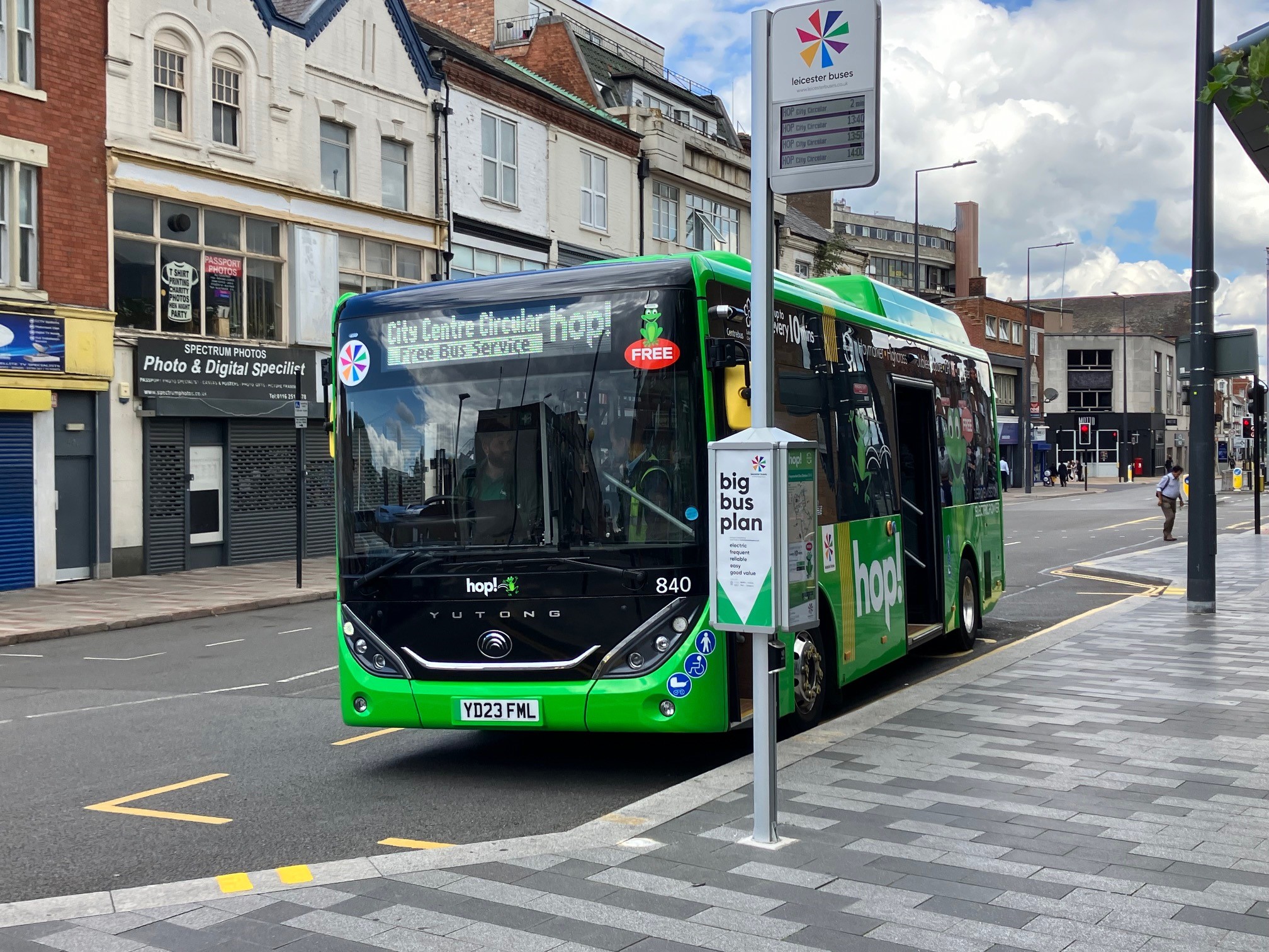 Hop! bus at the stop in Belgrave Gate