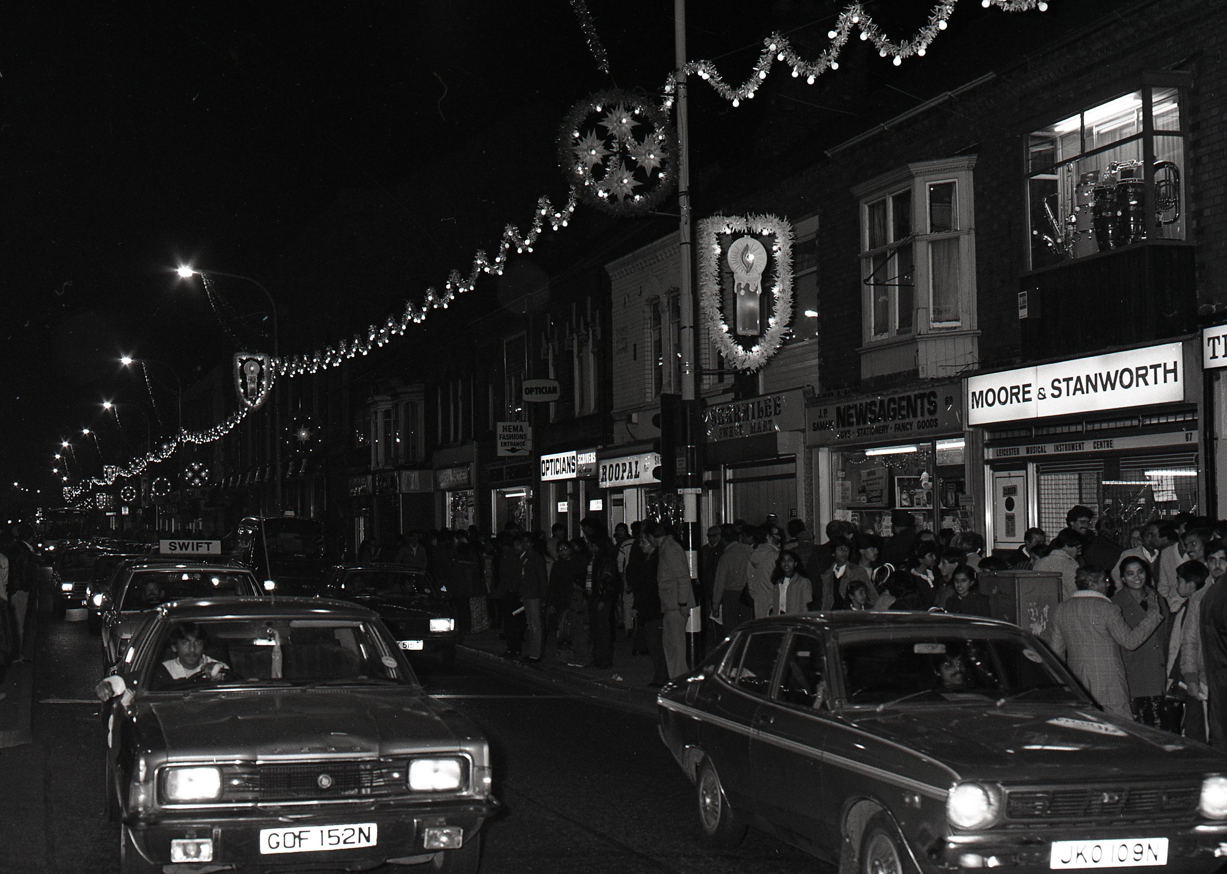 A black and white photo of lights on Belgrave Road in 1983