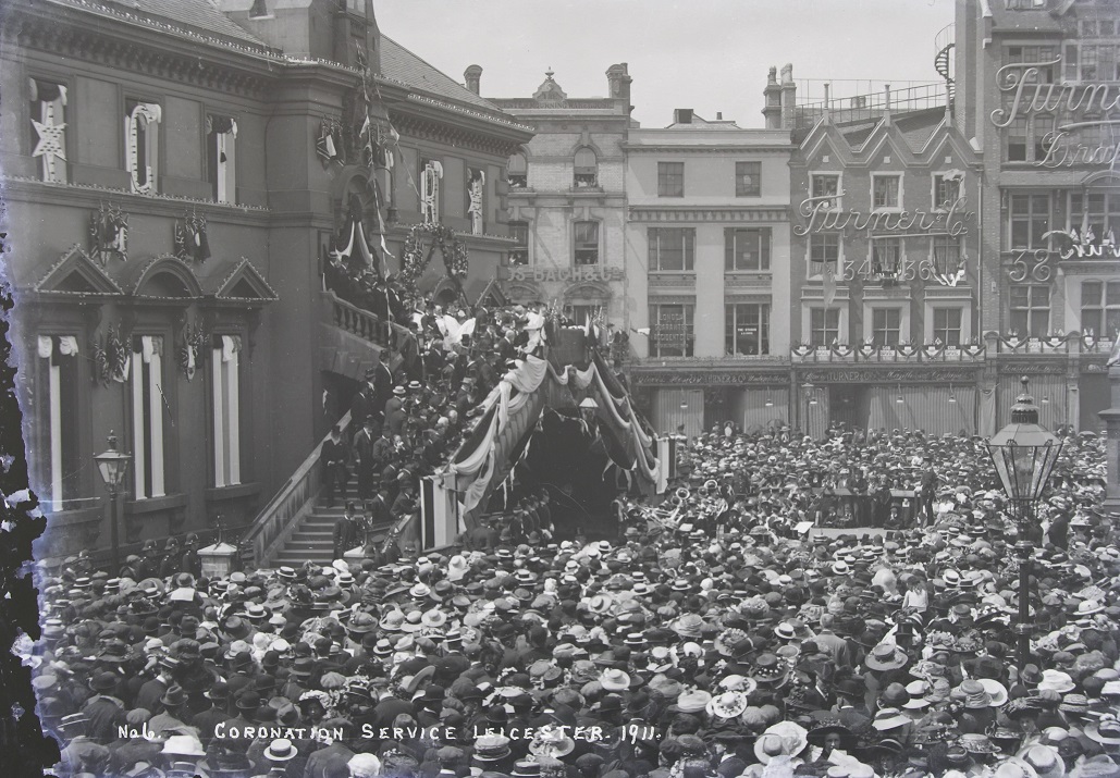 Archive photo of market place 1911