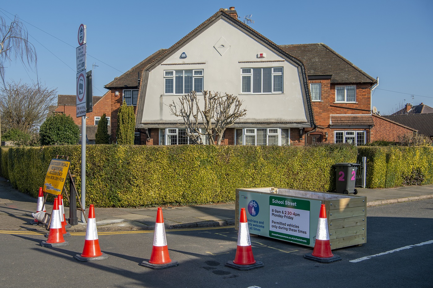 Overdale school street