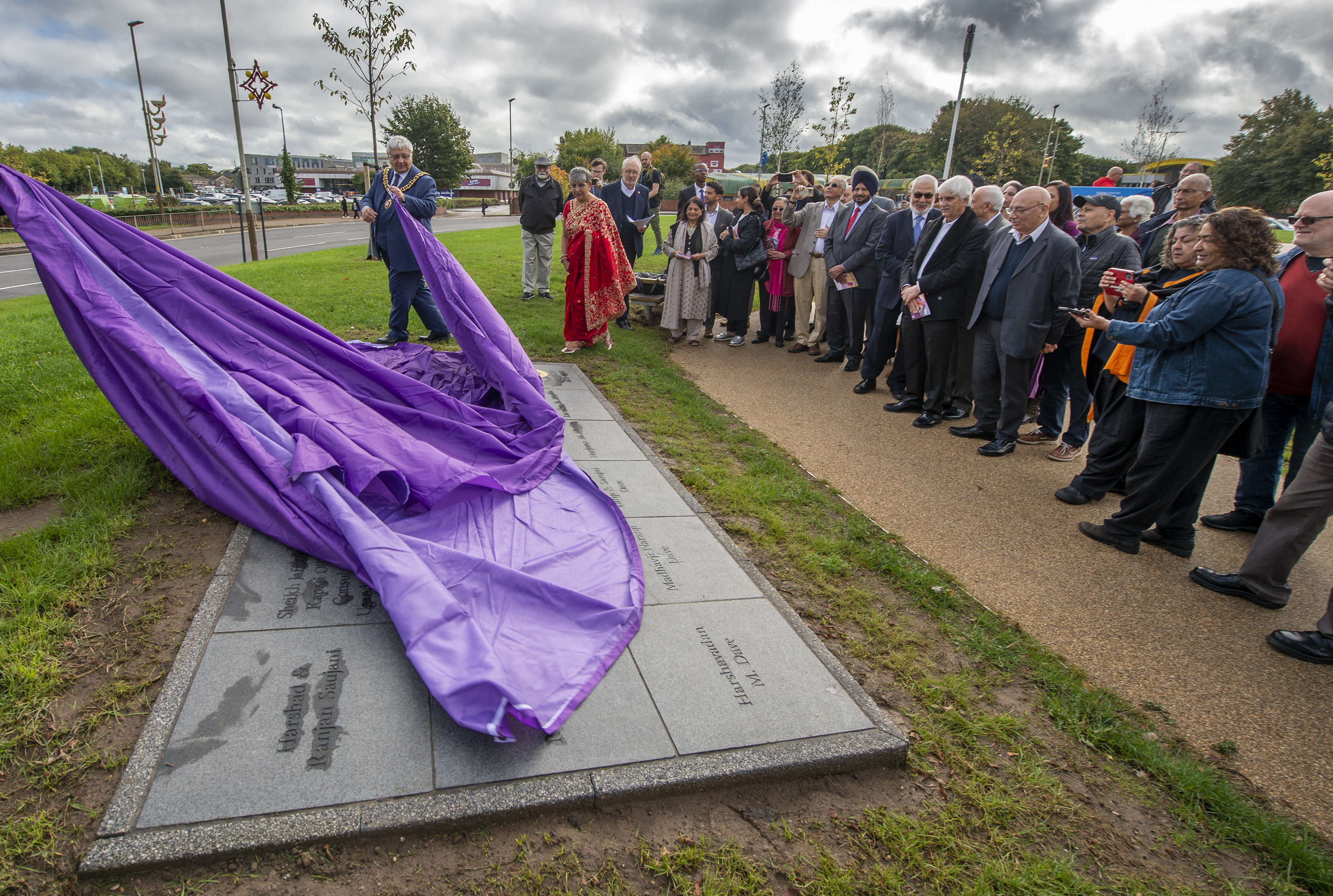 The Lord Mayor unveils new commemorative paving in Leicester