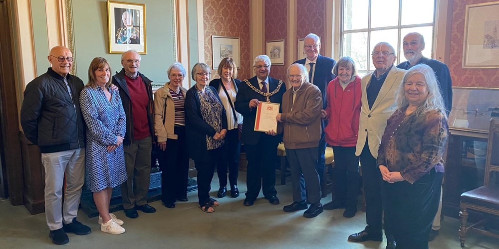 The Friends of Welford Rd Cemetery with the Lord Mayor of Leicester