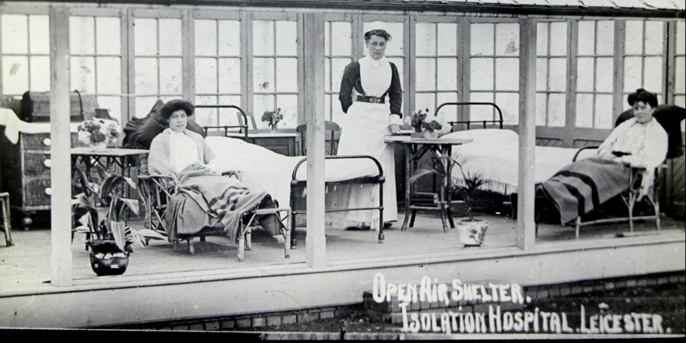 Open air care in the Leicester Isolation Hospital (early 20th century)