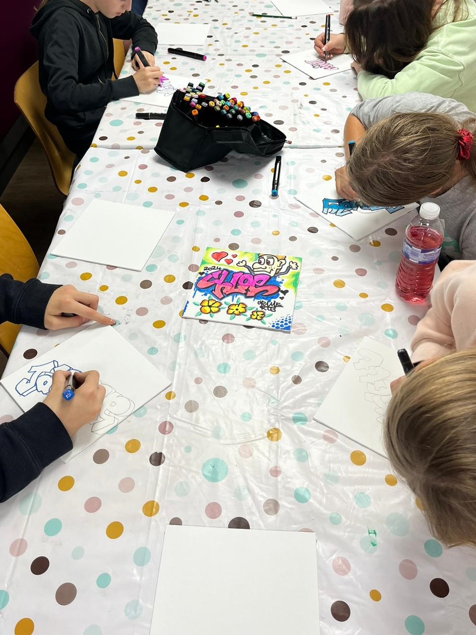 Children get creative on a holiday scheme